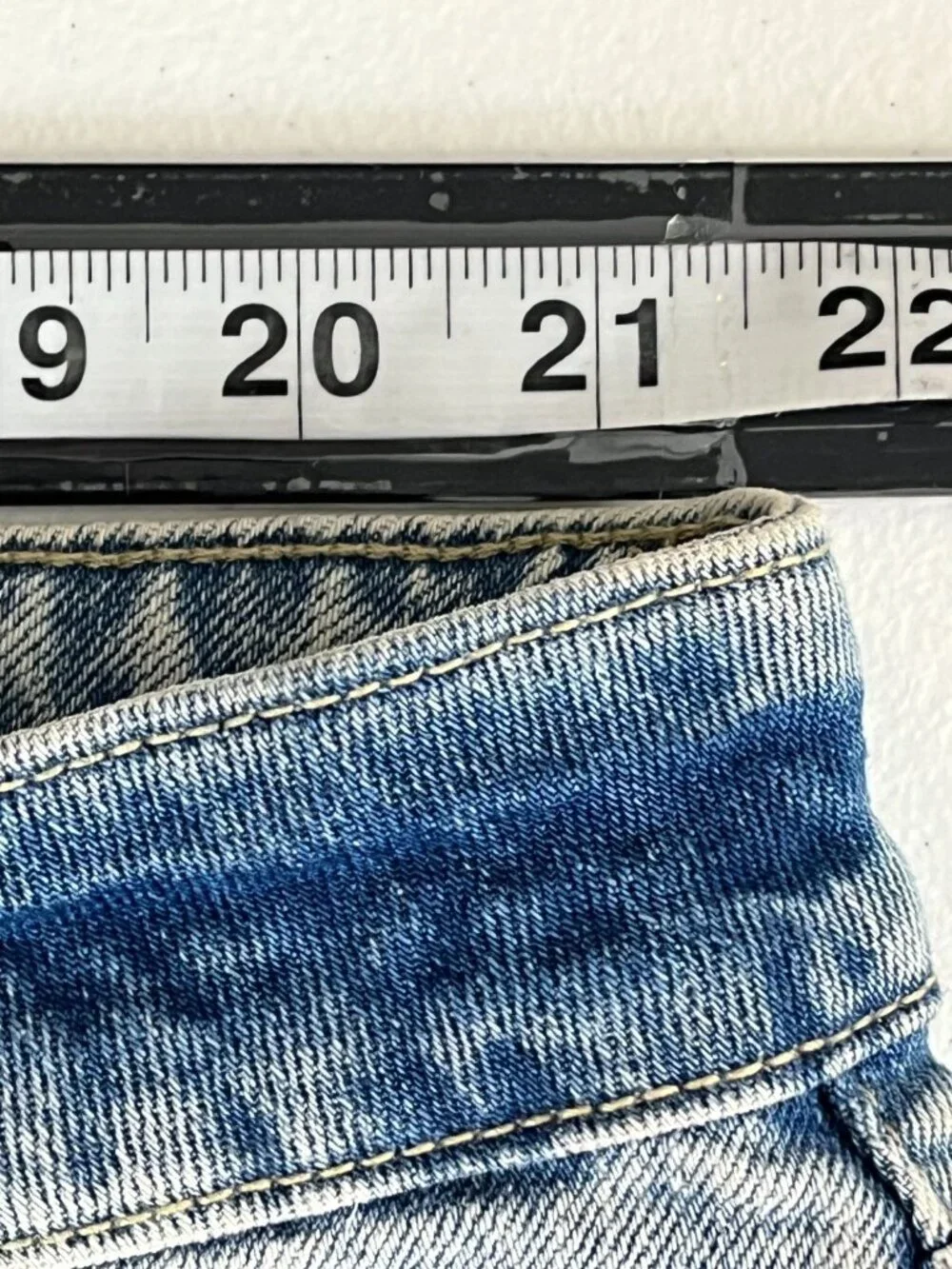 Old Navy Women's 24 Plus High Rise Distressed Denim Shorts Blue